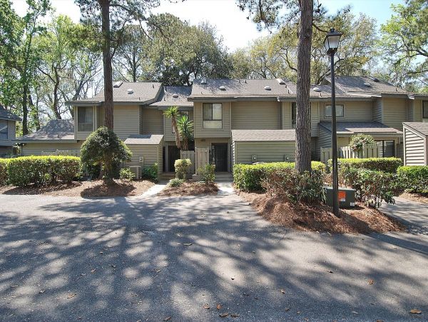 Walk to The Beach from this Lovely Shipyard Residence