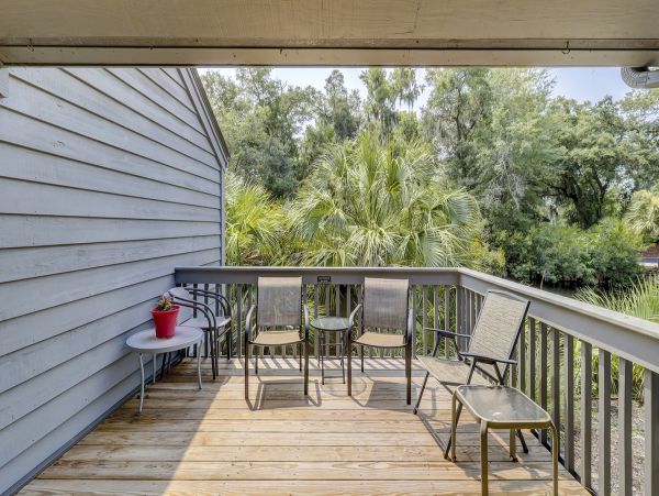 Two bedrooms Condo. Great Location on Palmetto Dunes