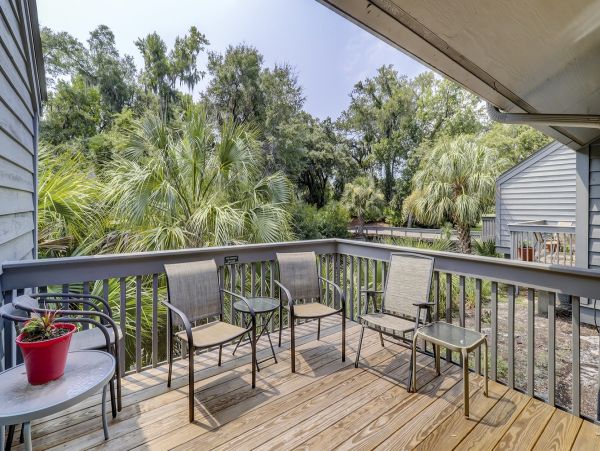 Two bedrooms Condo. Great Location on Palmetto Dunes