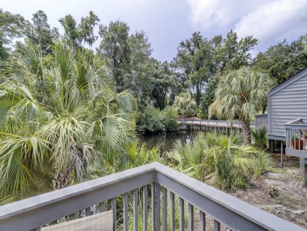 Two bedrooms Condo. Great Location on Palmetto Dunes