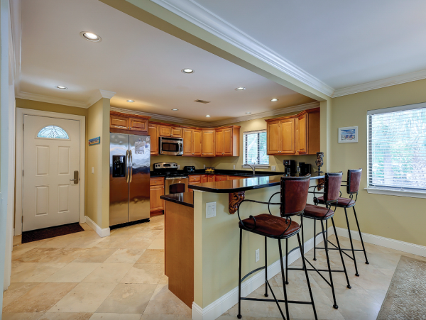 Hilton Head Charming 3-Bedroom Home with Private Heated Pool and Prime Location