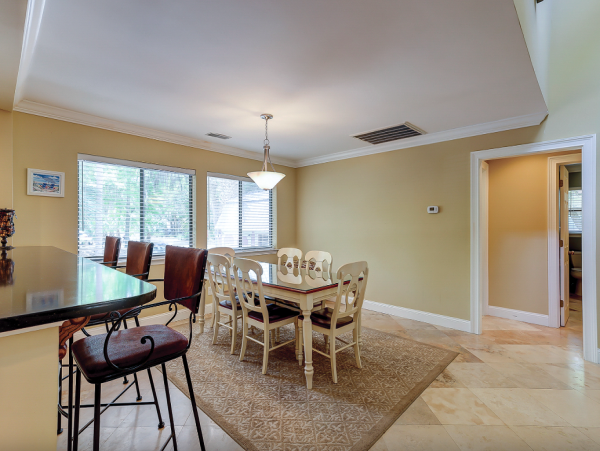 Hilton Head Charming 3-Bedroom Home with Private Heated Pool and Prime Location