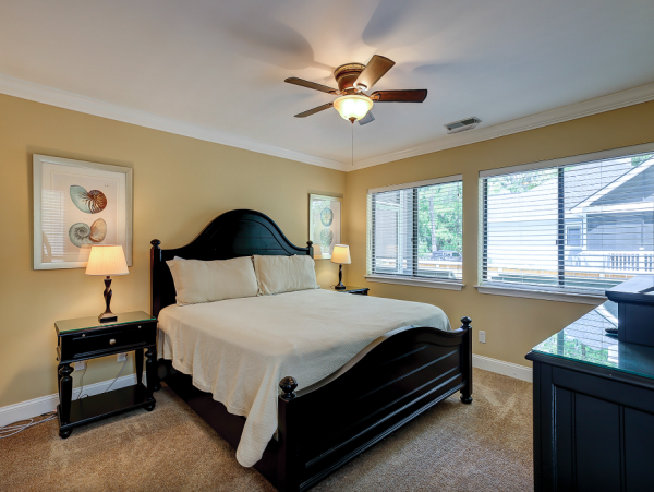 Hilton Head Charming 3-Bedroom Home with Private Heated Pool and Prime Location
