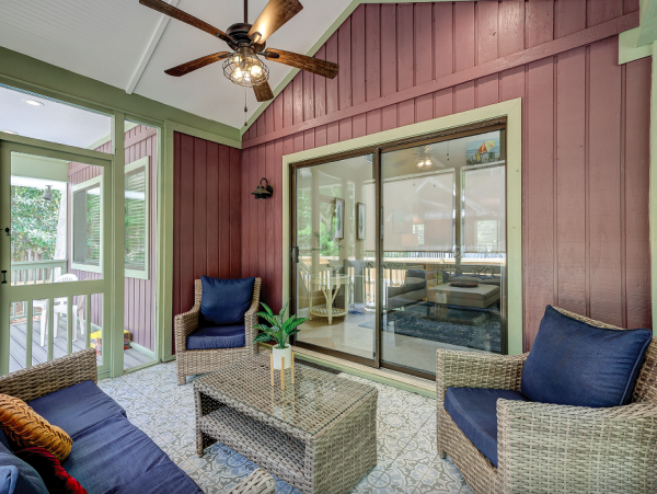 Hilton Head Charming 3-Bedroom Home with Private Heated Pool and Prime Location