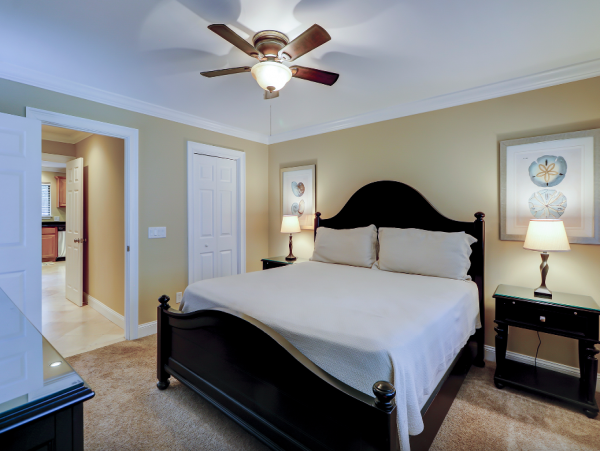 Hilton Head Charming 3-Bedroom Home with Private Heated Pool and Prime Location