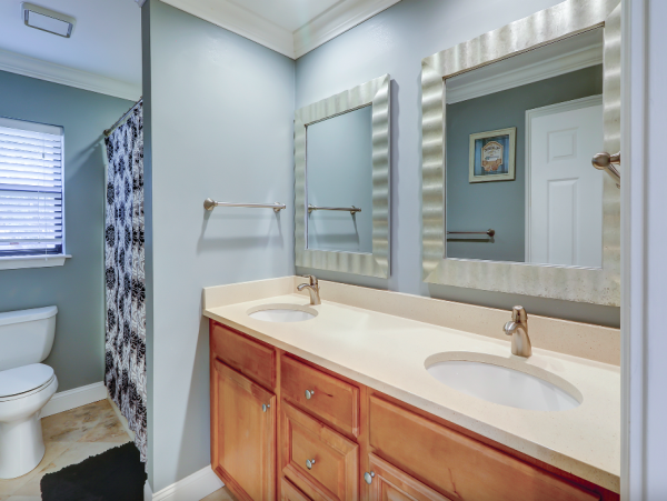 Hilton Head Charming 3-Bedroom Home with Private Heated Pool and Prime Location