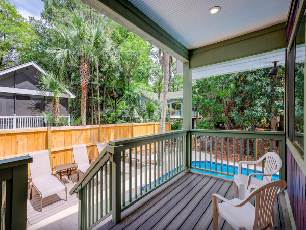 Hilton Head Charming 3-Bedroom Home with Private Heated Pool and Prime Location