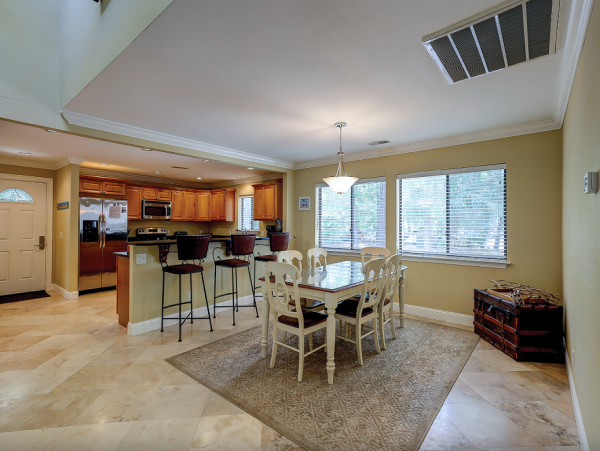 Hilton Head Charming 3-Bedroom Home with Private Heated Pool and Prime Location
