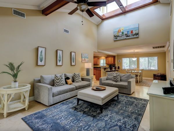 Hilton Head Charming 3-Bedroom Home with Private Heated Pool and Prime Location