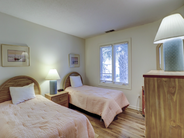 2 Bedroom - 2 Bathroom Villa 0.4 miles to the beach