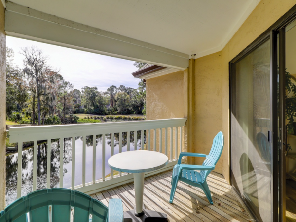 2 Bedroom - 2 Bathroom Villa 0.4 miles to the beach