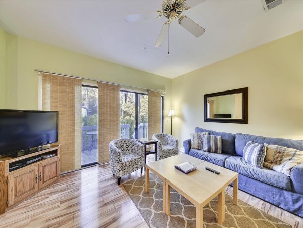 3 Bedroom - 3 Bathroom Dog friendly Townhome in Ocean Breeze, Hilton head 0.4 miles to the beach