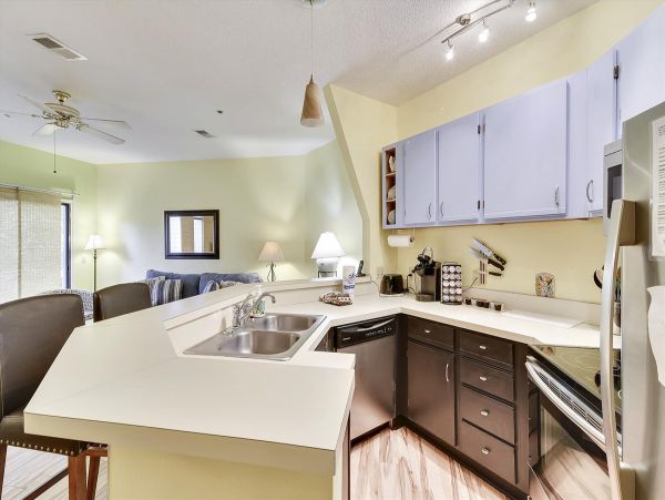 3 Bedroom - 3 Bathroom Dog friendly Townhome in Ocean Breeze, Hilton head 0.4 miles to the beach