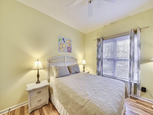 3 Bedroom - 3 Bathroom Dog friendly Townhome in Ocean Breeze, Hilton head 0.4 miles to the beach