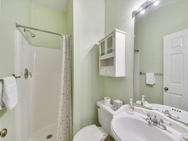3 Bedroom - 3 Bathroom Dog friendly Townhome in Ocean Breeze, Hilton head 0.4 miles to the beach