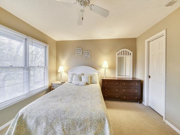 3 Bedroom - 3 Bathroom Dog friendly Townhome in Ocean Breeze, Hilton head 0.4 miles to the beach