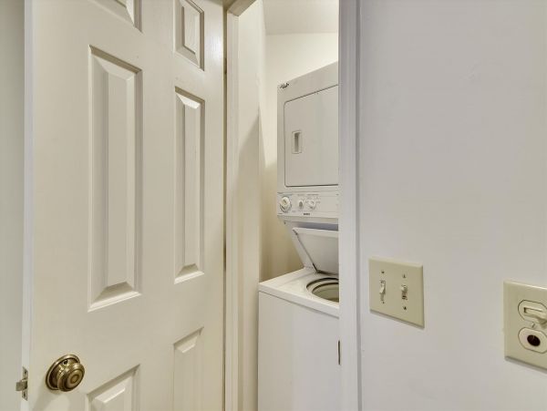 3 Bedroom - 3 Bathroom Dog friendly Townhome in Ocean Breeze, Hilton head 0.4 miles to the beach