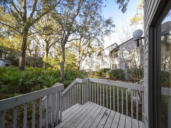 3 Bedroom - 3 Bathroom Dog friendly Townhome in Ocean Breeze, Hilton head 0.4 miles to the beach
