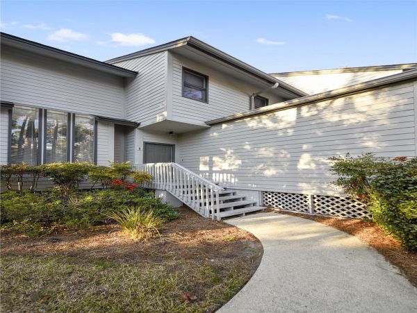 3 Bedroom - 3 Bathroom Dog friendly Townhome in Ocean Breeze, Hilton head 0.4 miles to the beach