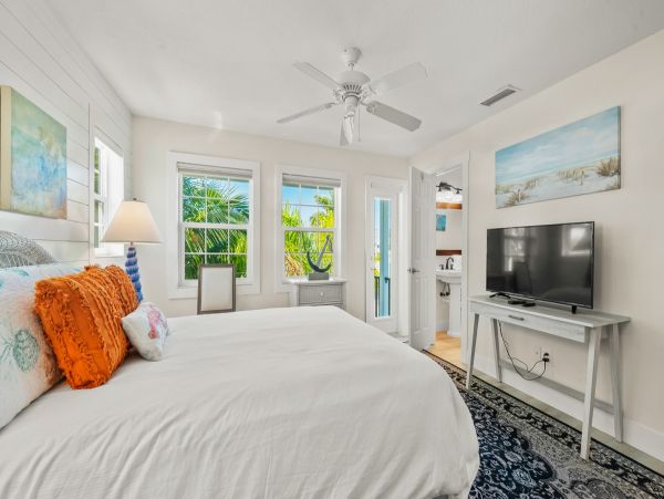 Holmes Beach Waterfront 4 Bedroom Home & Boat Dock