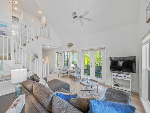 Holmes Beach Waterfront 4 Bedroom Home & Boat Dock