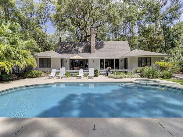 Shipyard Plantation pet friendly home