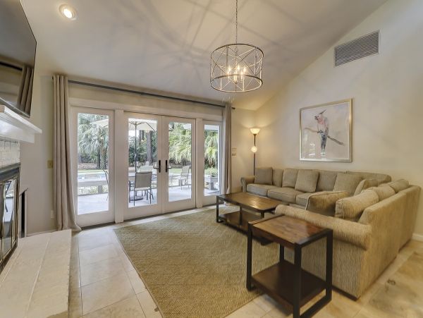 Shipyard Plantation pet friendly home