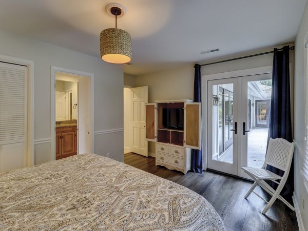 Shipyard Plantation pet friendly home