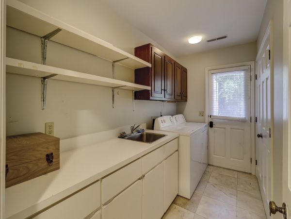 Shipyard Plantation pet friendly home