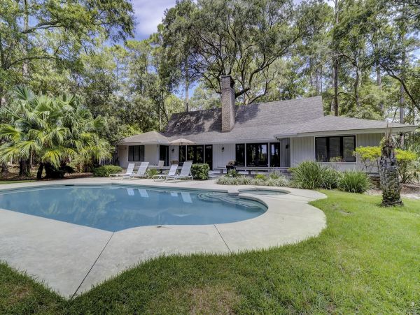 Shipyard Plantation pet friendly home