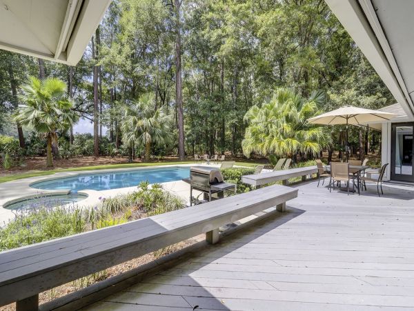 Shipyard Plantation pet friendly home