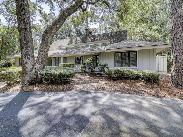 Shipyard Plantation pet friendly home