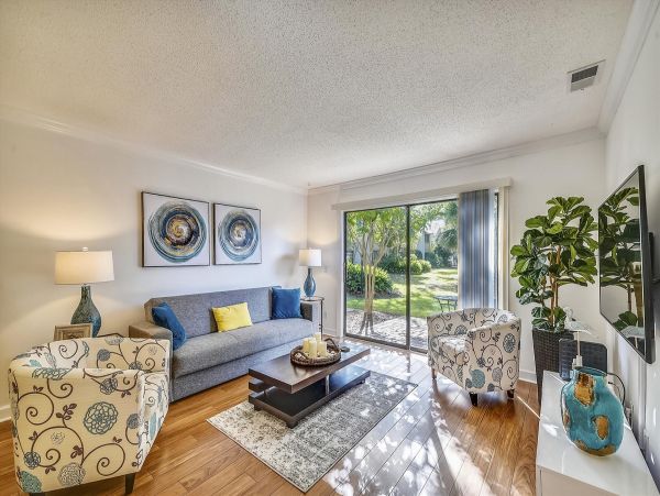 Chic Beach Condo