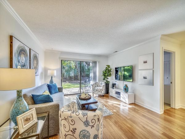 Chic Beach Condo