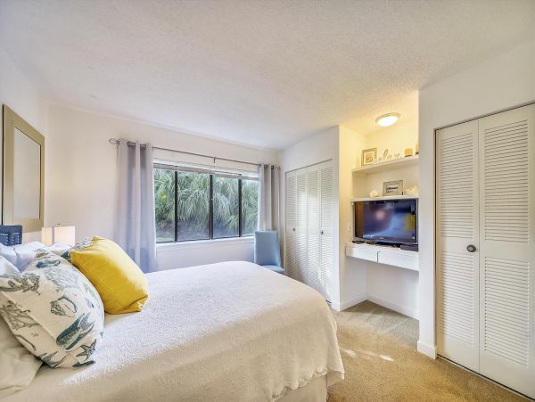 Chic Beach Condo