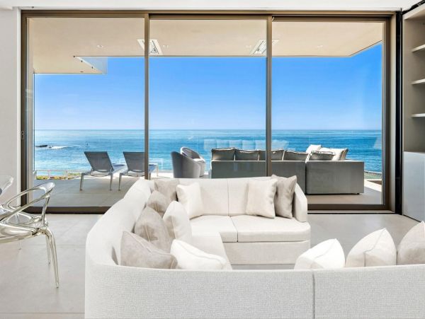 Beautiful Four Bedroom Home La Jolla Beachfront
