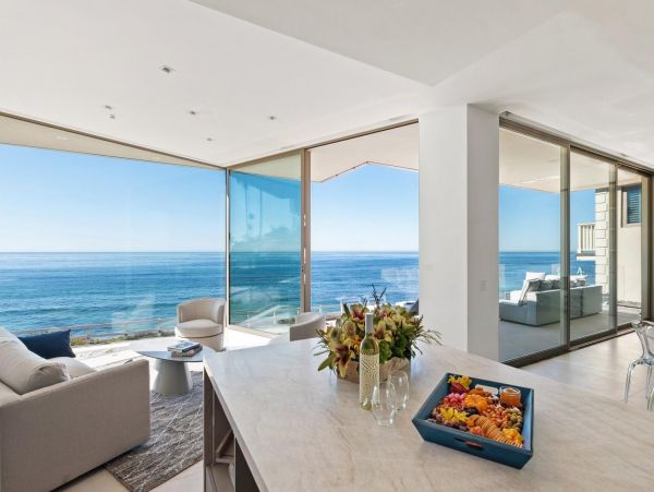 Beautiful Four Bedroom Home La Jolla Beachfront