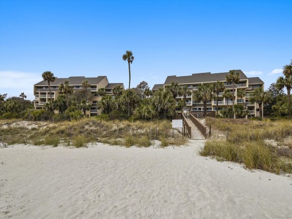 Beachfront Two Bedroom Vacation Condo Rental in Hilton Head