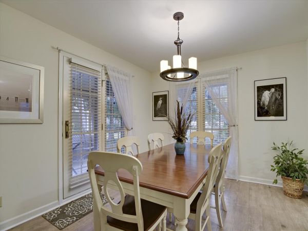 First Floor 2 Bedroom Condo Sleeps 6 Guests