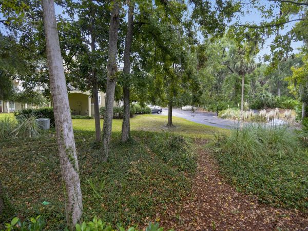 First Floor 2 Bedroom Condo Sleeps 6 Guests