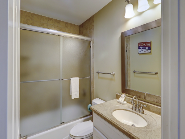 Four bedroom Townhome with shared pool access