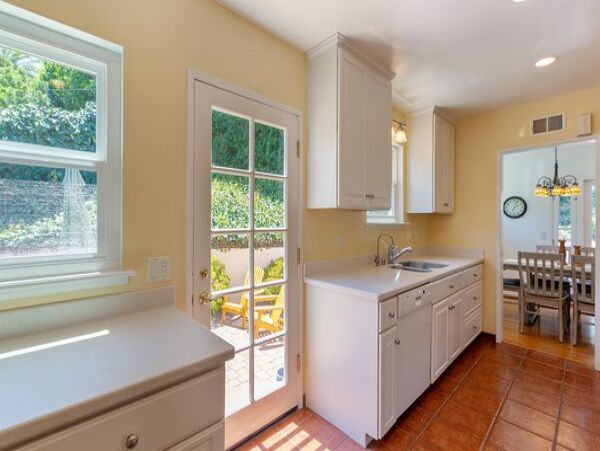 Santa Barbara Lovely Three Bedroom Vacation Residence