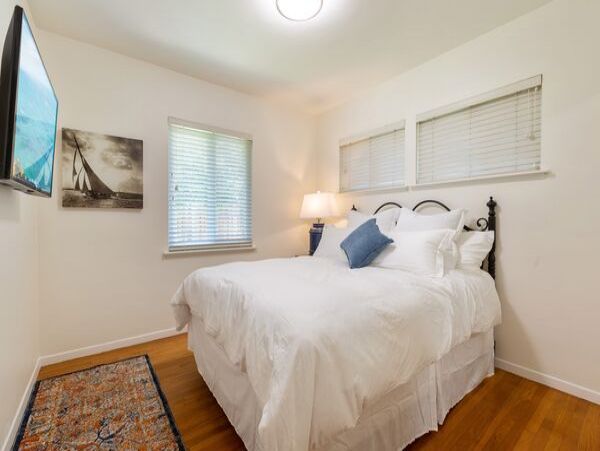 Santa Barbara Lovely Three Bedroom Vacation Residence
