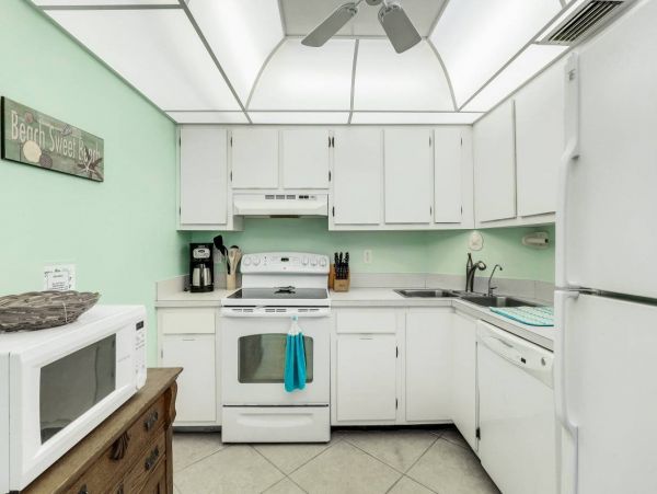 Marco Island Vacation Condo Pool & Tennis Court Sleeps 5