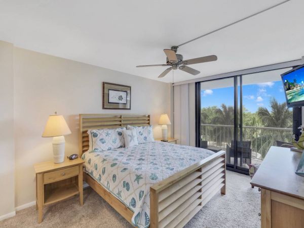 Marco Island Vacation Condo Pool & Tennis Court Sleeps 5