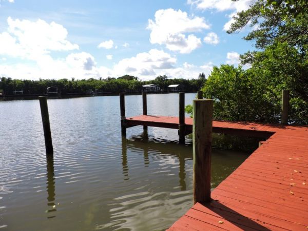 Boca Grande Spacious Vacation Home Across Street From Beach