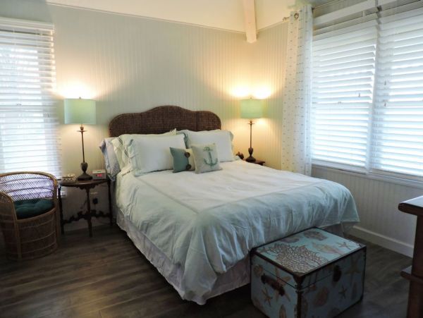 Boca Grande Spacious Vacation Home Across Street From Beach