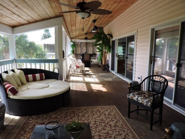 Boca Grande Spacious Vacation Home Across Street From Beach