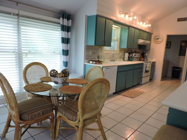 Boca Grande Spacious Vacation Home Across Street From Beach
