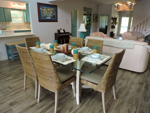 Boca Grande Spacious Vacation Home Across Street From Beach